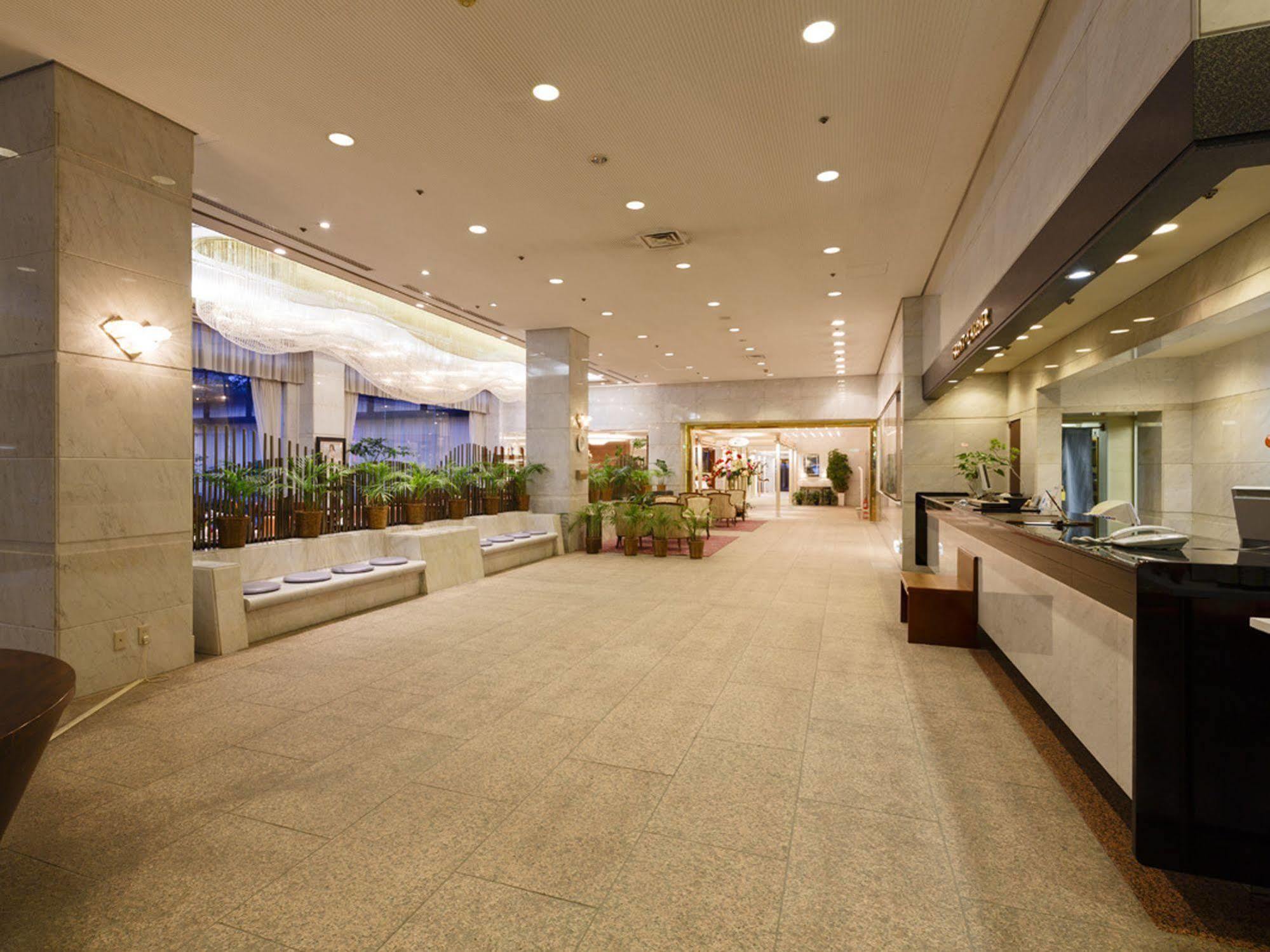 Hotel Pearl Garden Takamatsu Bagian luar foto