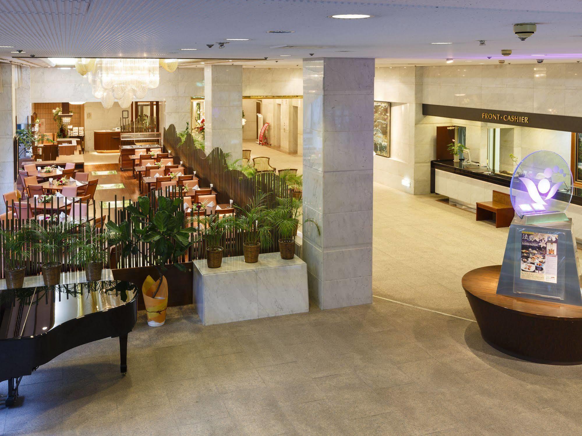 Hotel Pearl Garden Takamatsu Bagian luar foto