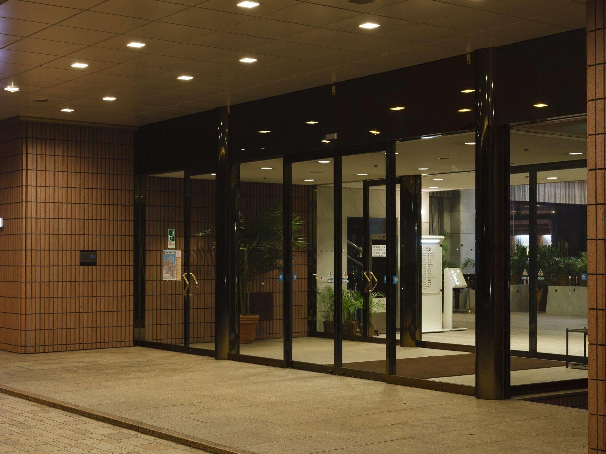 Hotel Pearl Garden Takamatsu Bagian luar foto