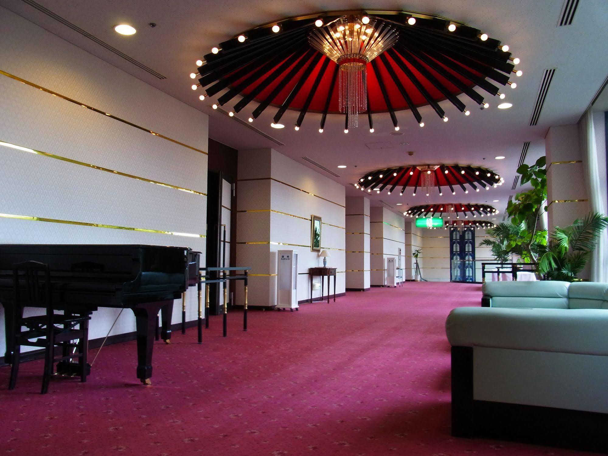 Hotel Pearl Garden Takamatsu Bagian luar foto